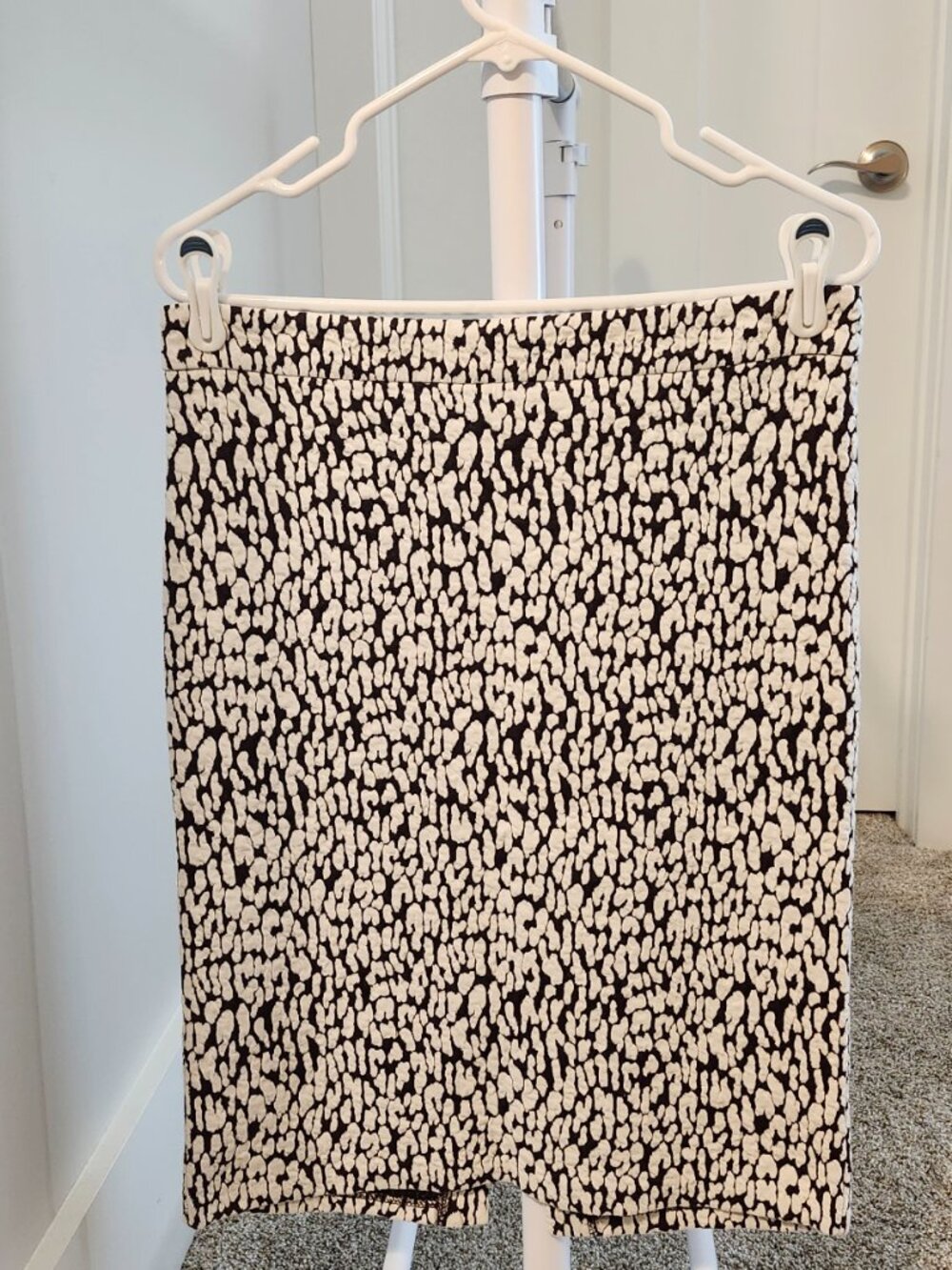 Michael Michael Kors Brown & White Patterned Skirt – Size M – EUC